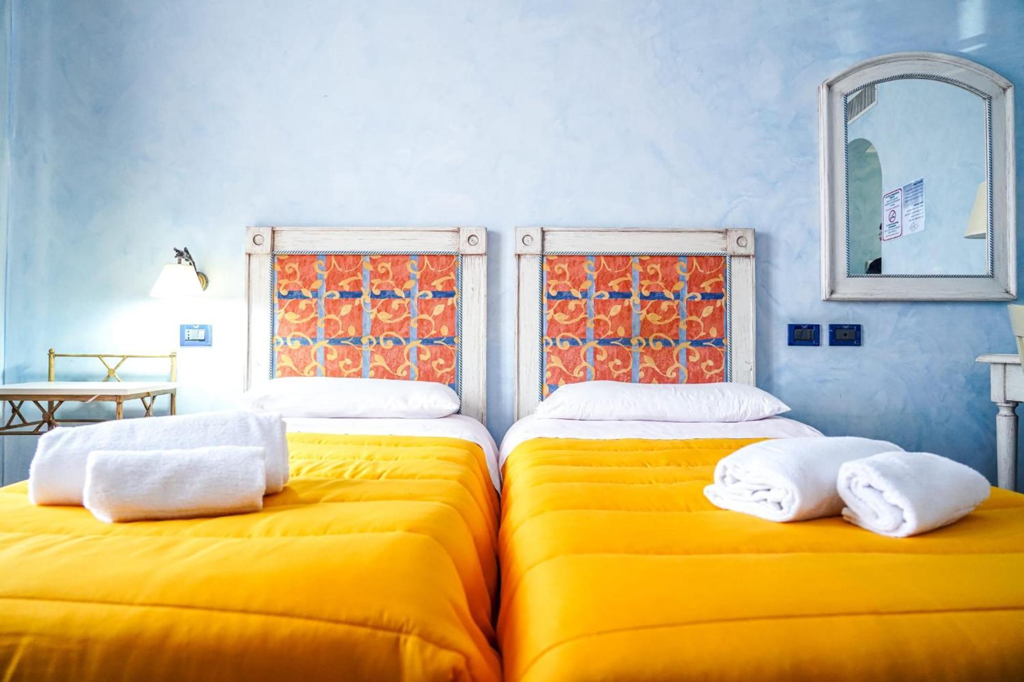 Motel - Hotel Nautico Pozzallo Kültér fotó