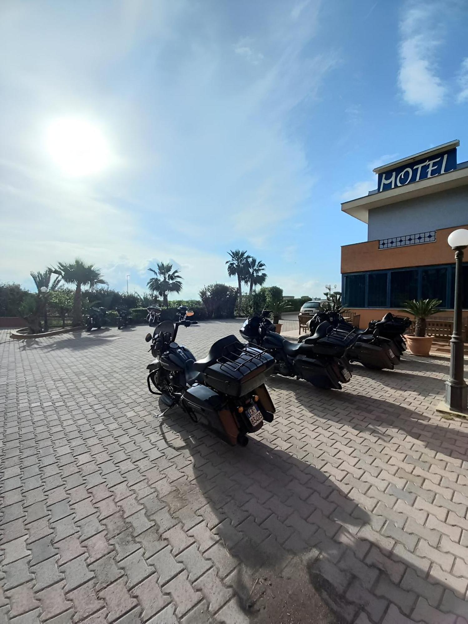 Motel - Hotel Nautico Pozzallo Kültér fotó